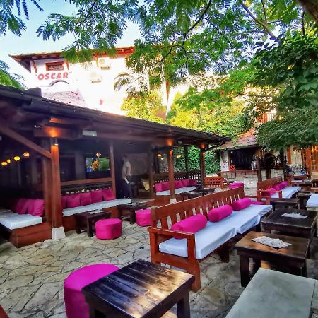Pansion Oscar Summer Garden Mostar Bagian luar foto
