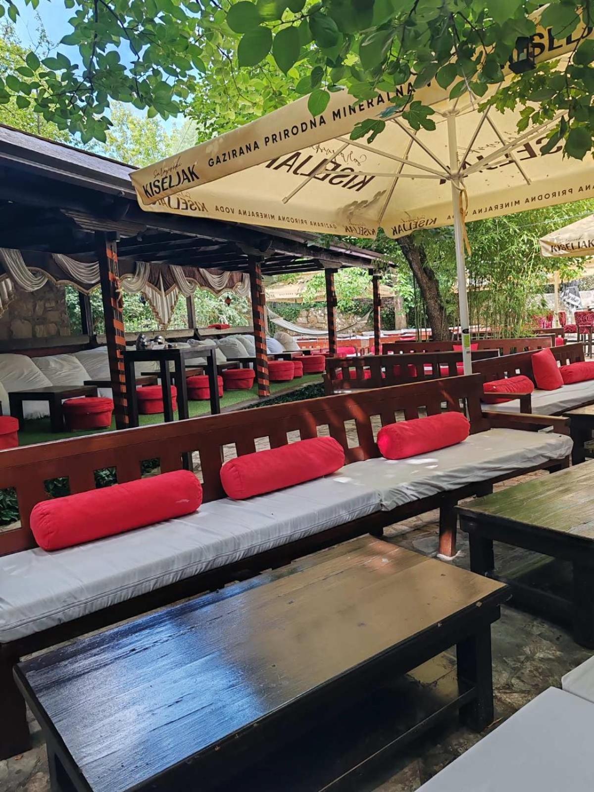 Pansion Oscar Summer Garden Mostar Bagian luar foto