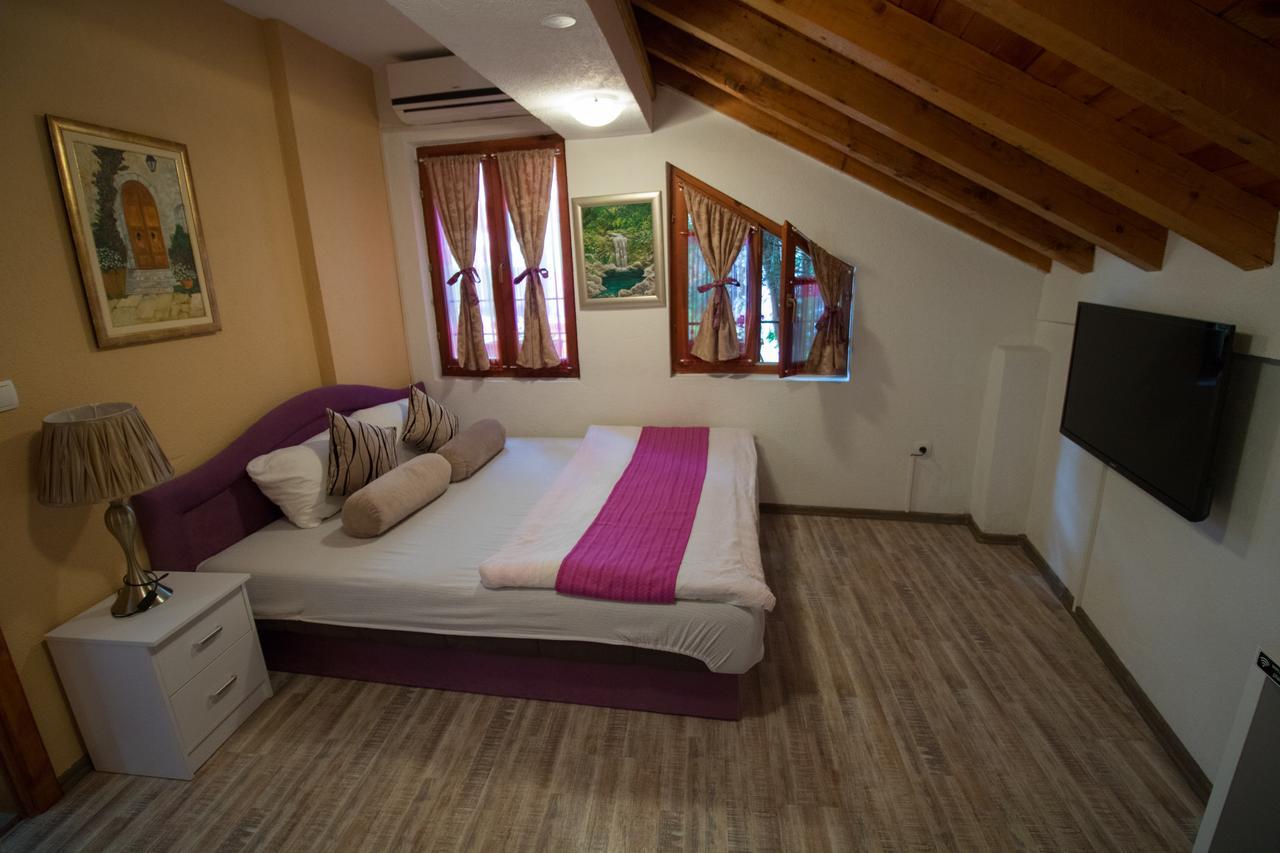 Pansion Oscar Summer Garden Mostar Bagian luar foto